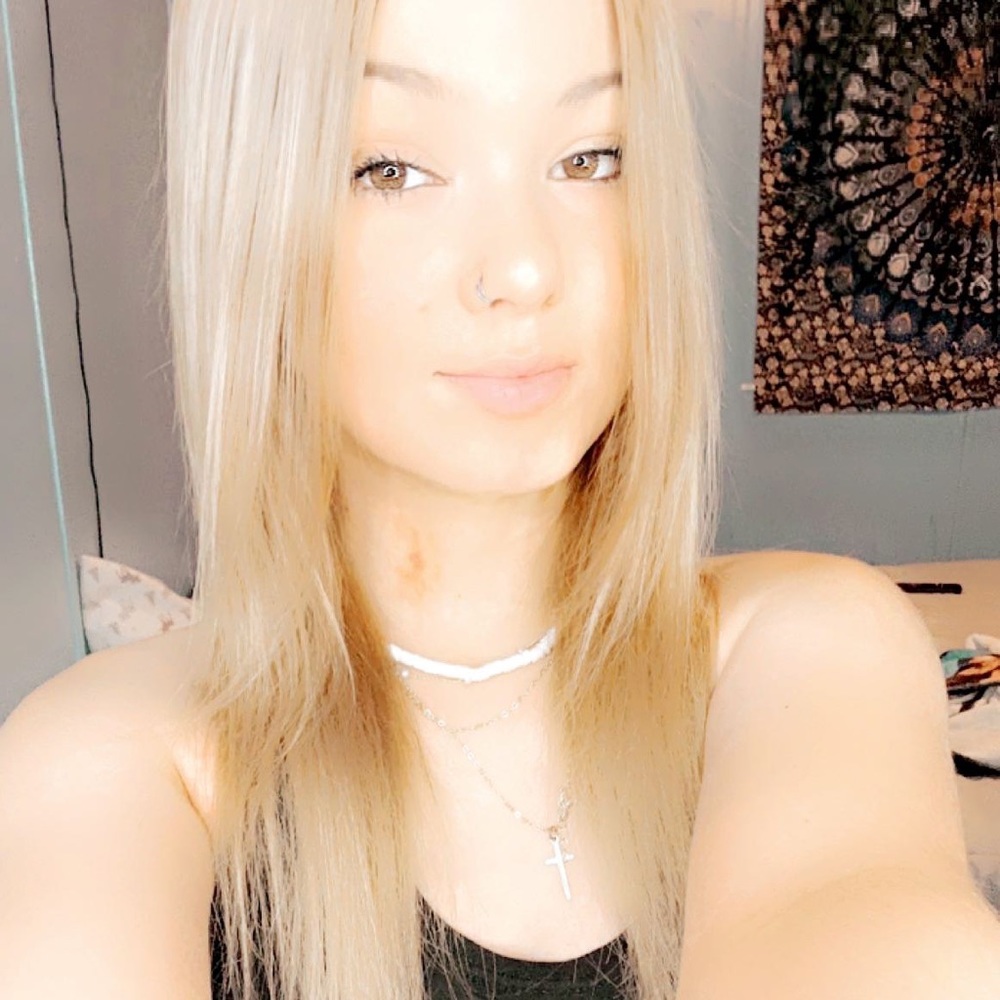 Meet your Posher, Desiree